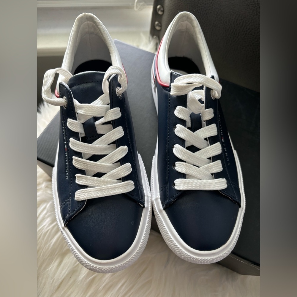 Tommy Hilfiger Women's Kerline Sneaker
